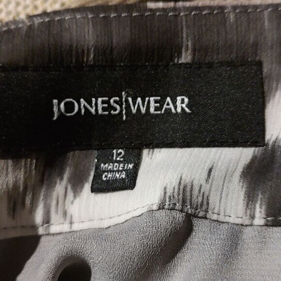 Jones Wear dark gray yellow hot pink light gray a line skirt  Sz 12 NWOT - Picture 4 of 4